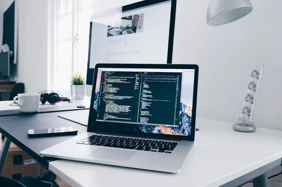 Komputer dan pembangunan laman web